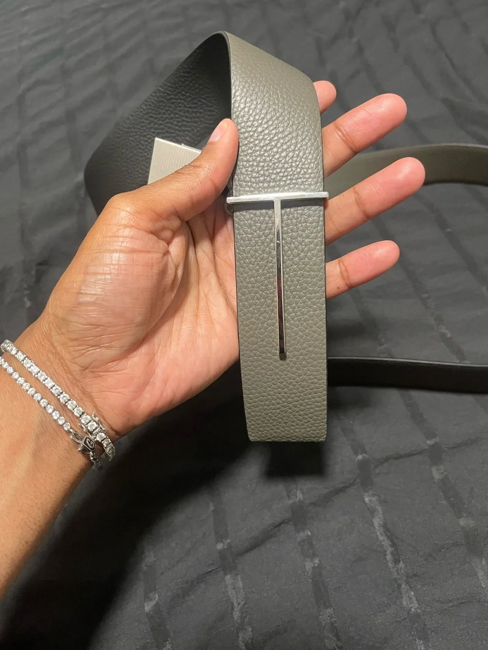 Tom Ford Gray/Black Reversible Pebbled Leather Belt with Silver T-Bar- Size 90